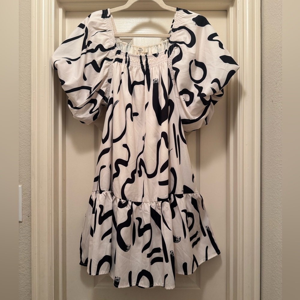 Like New Entro Puffy Sleeve Mini Dress Size Medium